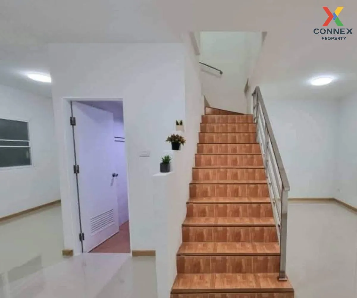 For Sale Townhouse/Townhome  , Wisetsuknakron 24 , Thung Khu , Th