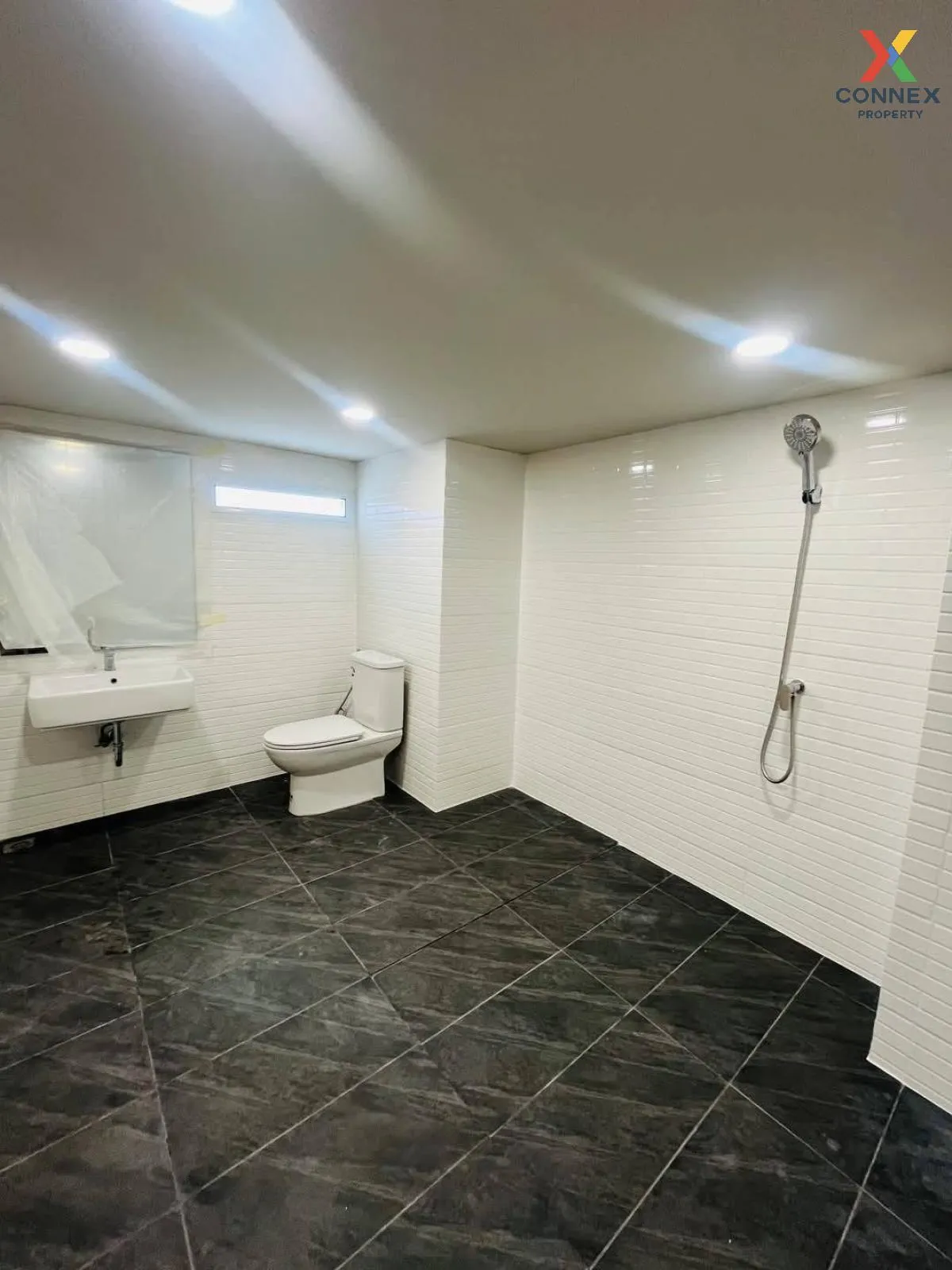 For Sale Townhouse/Townhome  , Chomduean 3 , corner unit , newly 