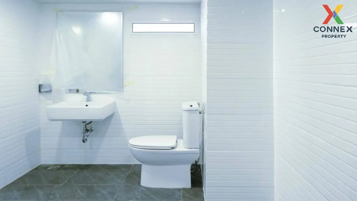 For Sale Townhouse/Townhome  , Chomduean 3 , corner unit , newly 