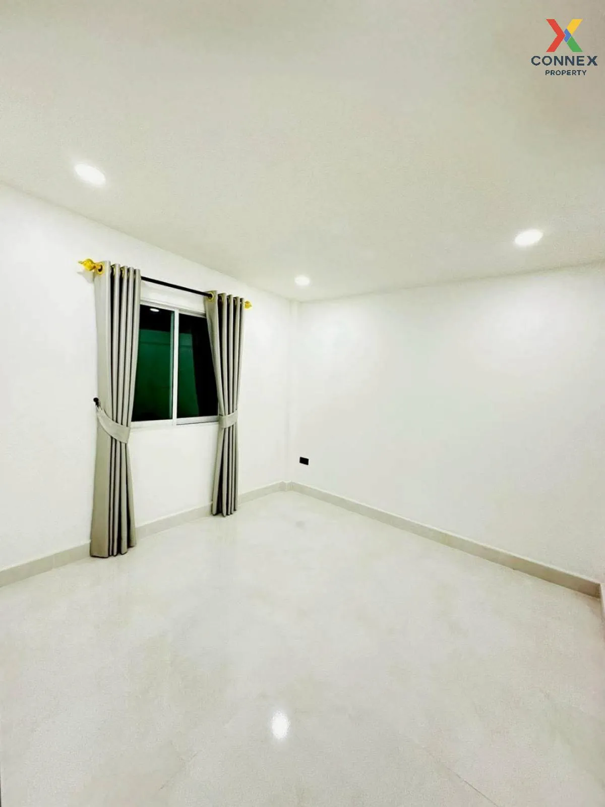 ขายทาวน์เฮ้าส์/ทาวน์โฮม  รัตนากร วิลเลจ 18 หนองปรือ บางละมุง ชลบุ