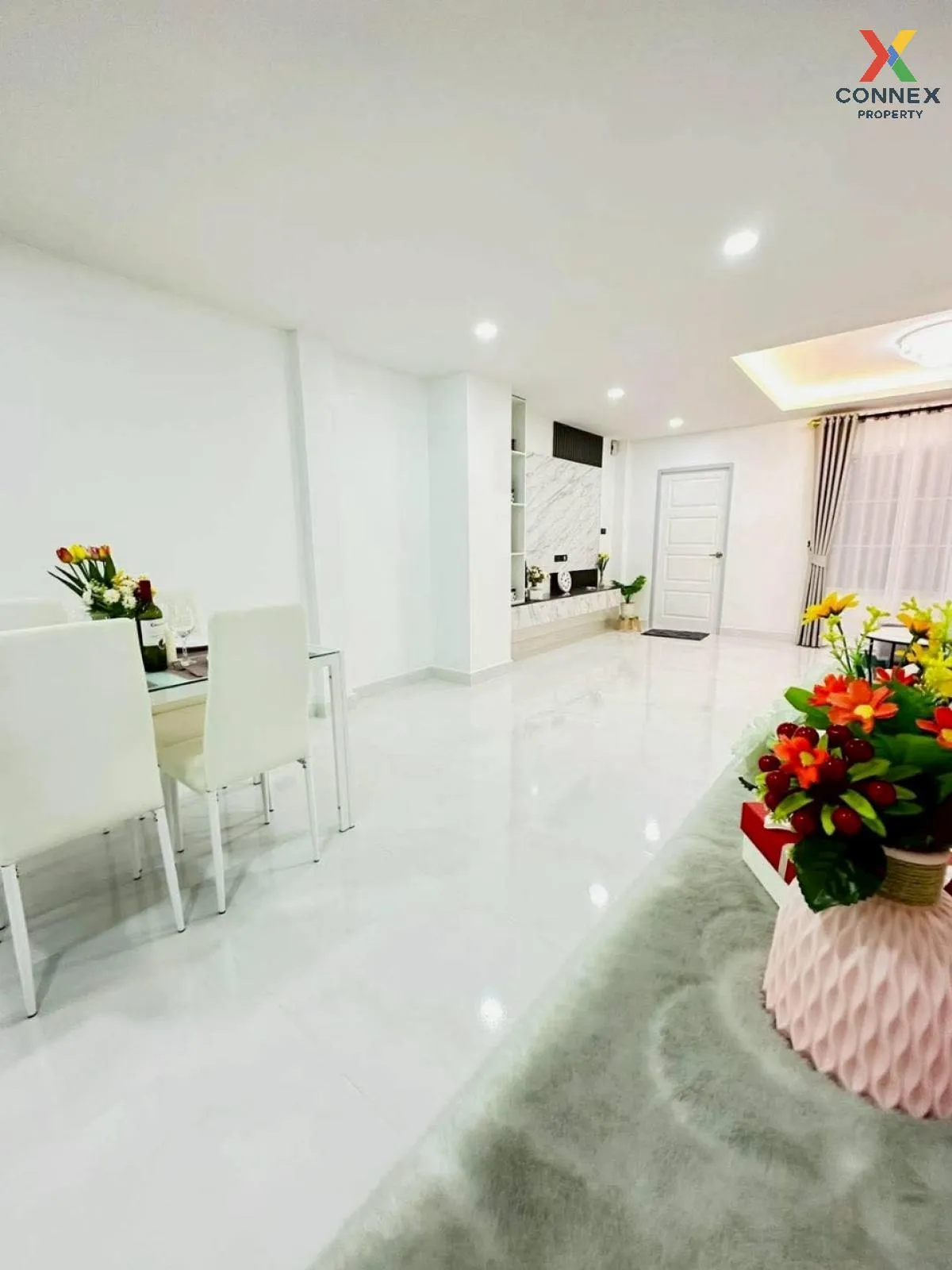 ขายทาวน์เฮ้าส์/ทาวน์โฮม  รัตนากร วิลเลจ 18 หนองปรือ บางละมุง ชลบุ