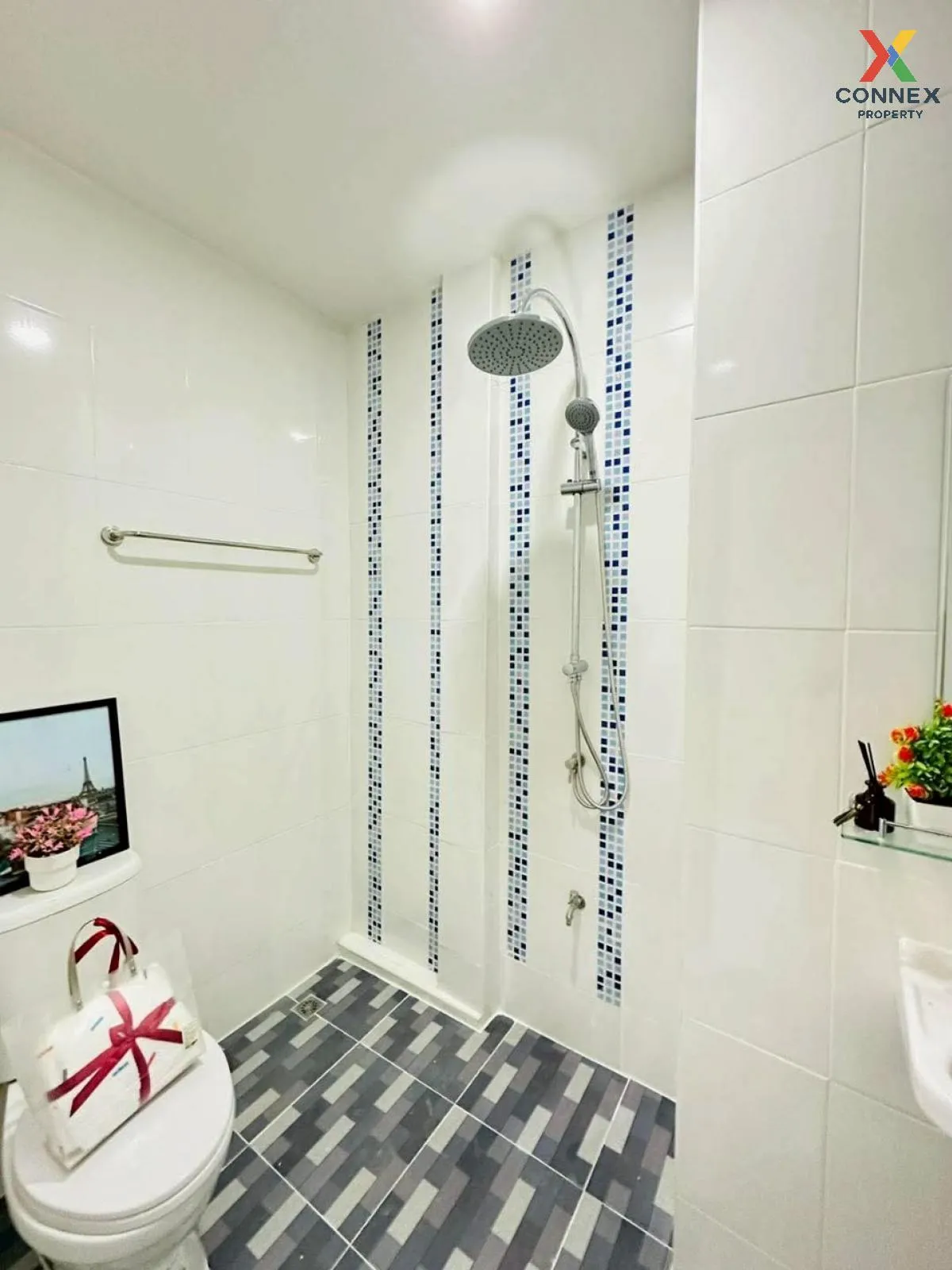 ขายทาวน์เฮ้าส์/ทาวน์โฮม  รัตนากร วิลเลจ 18 หนองปรือ บางละมุง ชลบุ