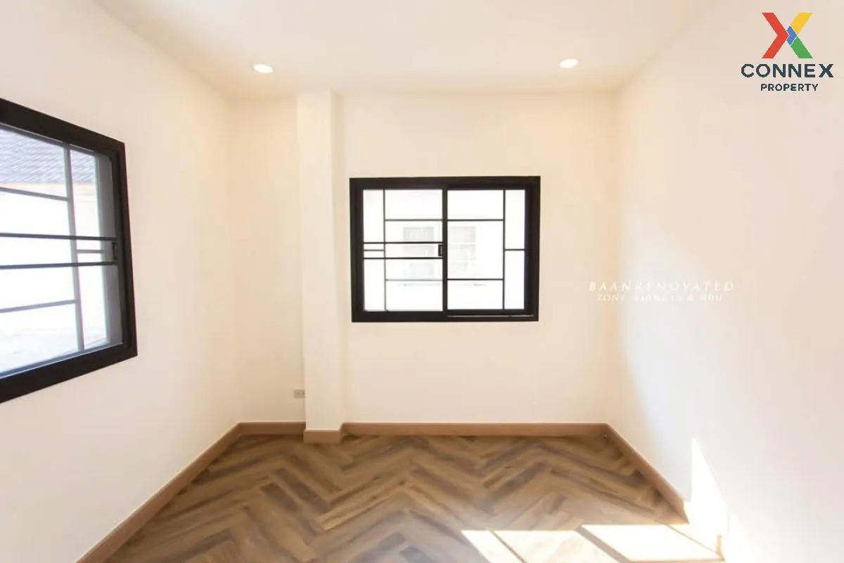 For Sale House , Baan Ratchada 3 , wide frontage , newly renovate