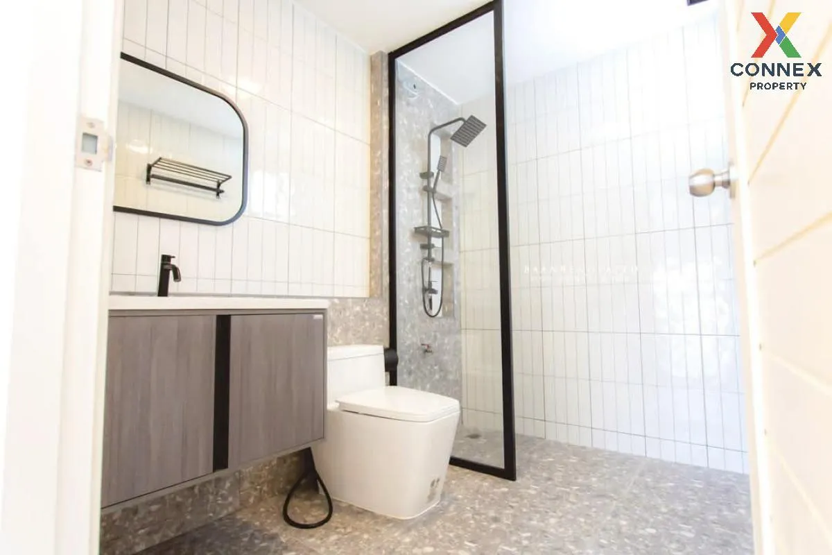 For Sale House , Baan Ratchada 3 , wide frontage , newly renovate