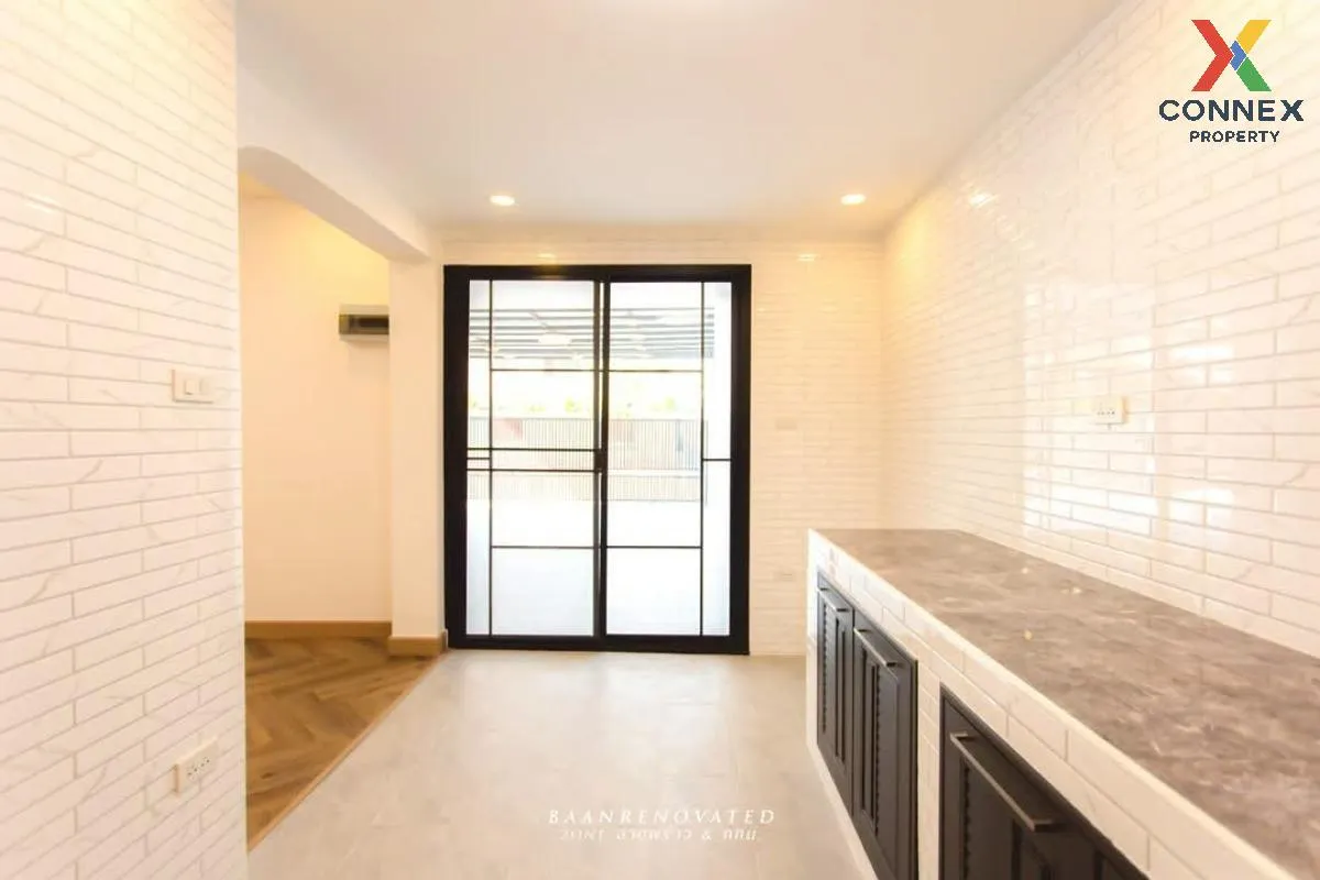 For Sale House , Baan Ratchada 3 , wide frontage , newly renovate