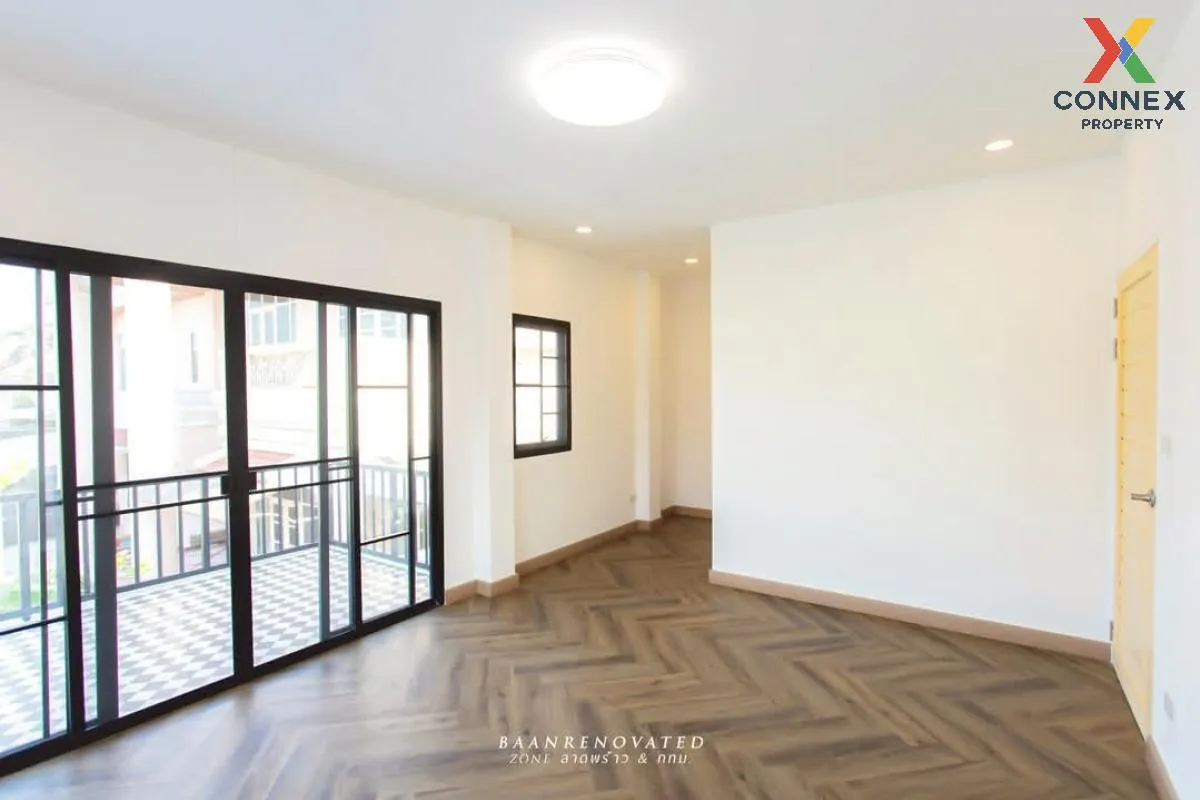 For Sale House , Baan Ratchada 3 , wide frontage , newly renovate