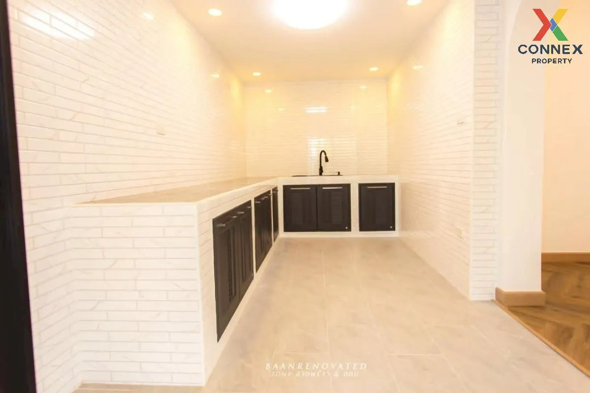 For Sale House , Baan Ratchada 3 , wide frontage , newly renovate