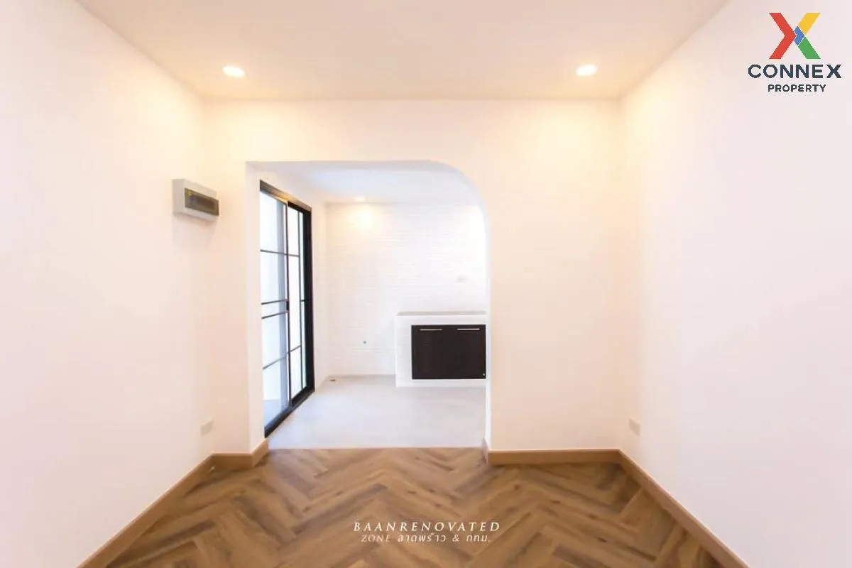 For Sale House , Baan Ratchada 3 , wide frontage , newly renovate