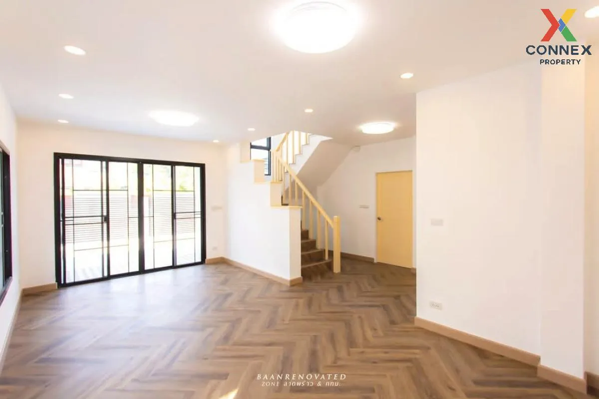 For Sale House , Baan Ratchada 3 , wide frontage , newly renovate