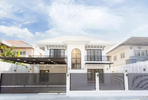 For Sale House , Baan Ratchada 3 , wide frontage , newly renovated , Wang Thong Lang , Wang Thong Lang , Bangkok , CX-120126