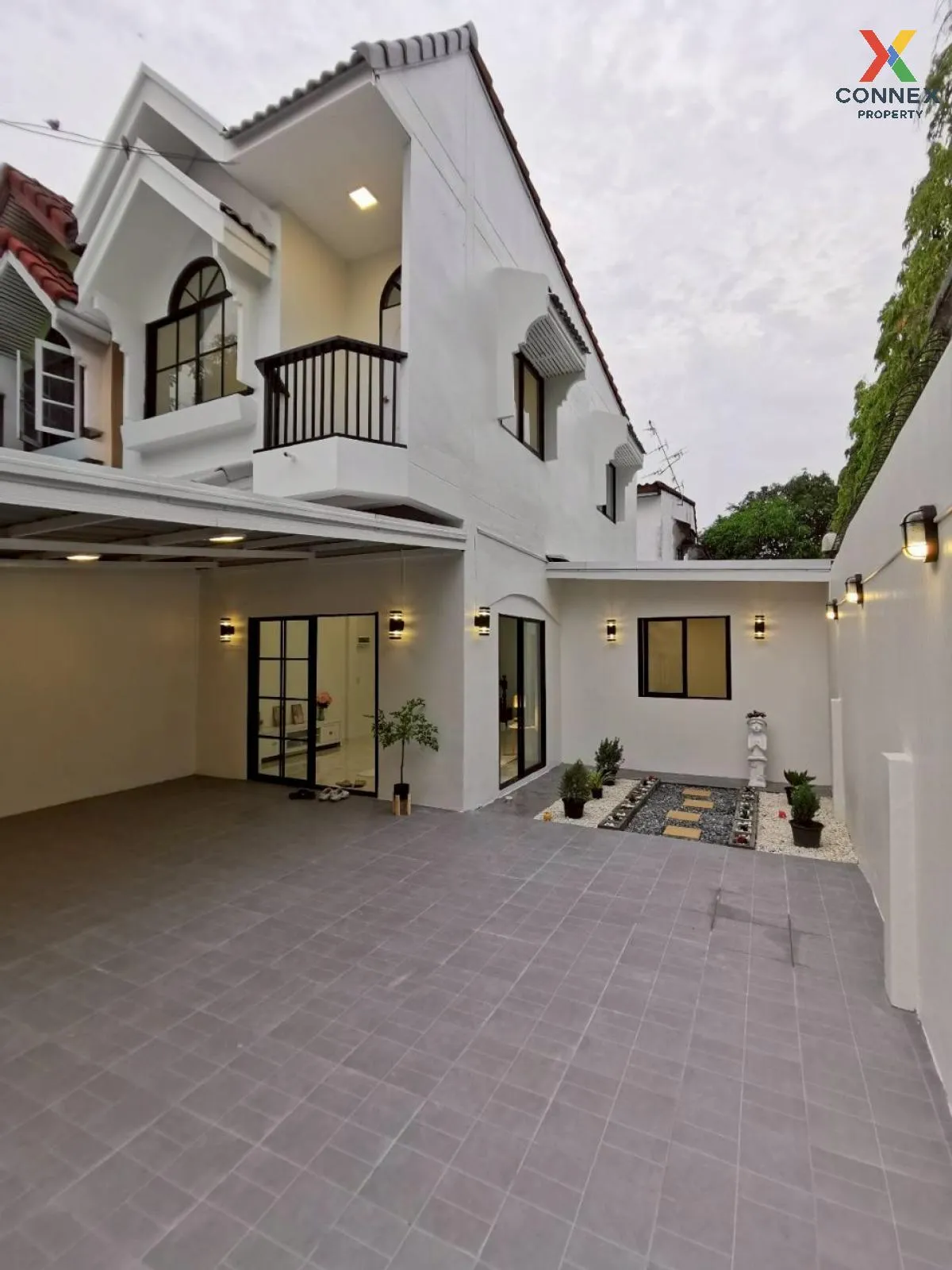 For Sale Townhouse/Townhome  , Petchpailin Phraya Suren 35 , corn 2