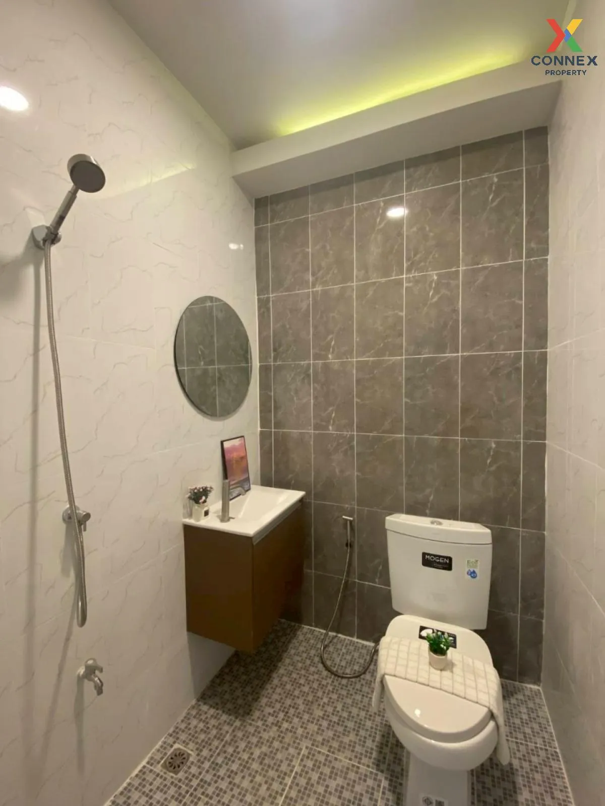 For Sale Townhouse/Townhome  , Petchpailin Phraya Suren 35 , corn