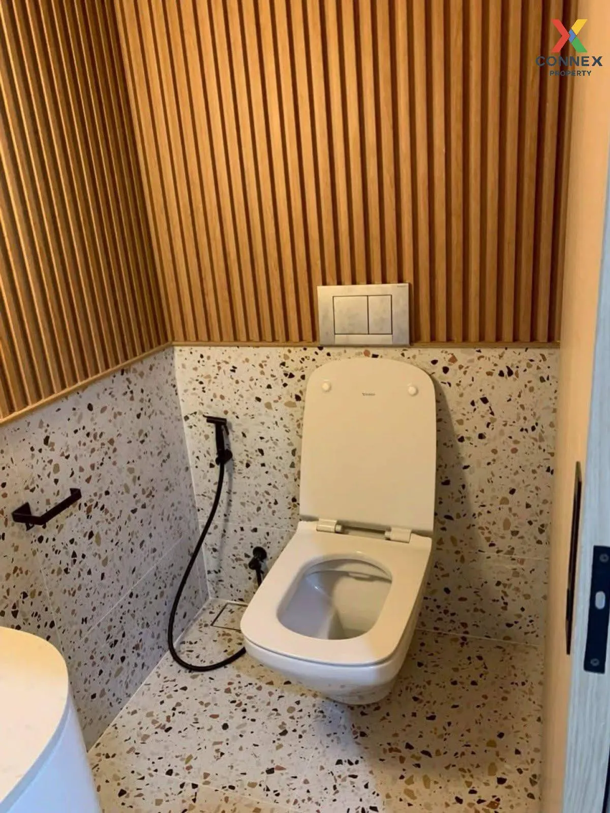 For Sale commercial building-Pattanakarn 30 , Suan Luang , Suan L For Sale commercial building-Pattanakarn 30 , Suan Luang , Suan L