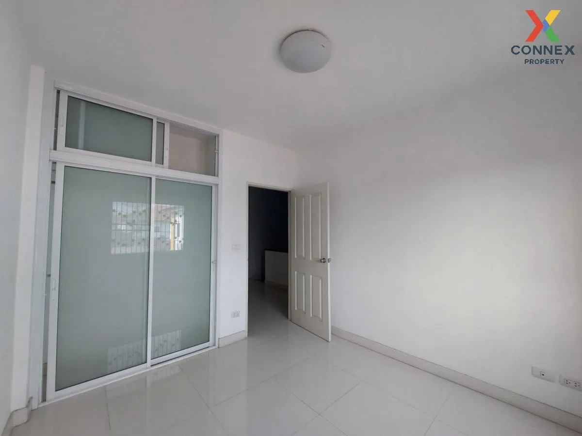 ขายทาวน์เฮ้าส์/ทาวน์โฮม  ทรัพย์รุ่งเรือง ซิตี้ 2 หน้ากว้าง บ้านเก