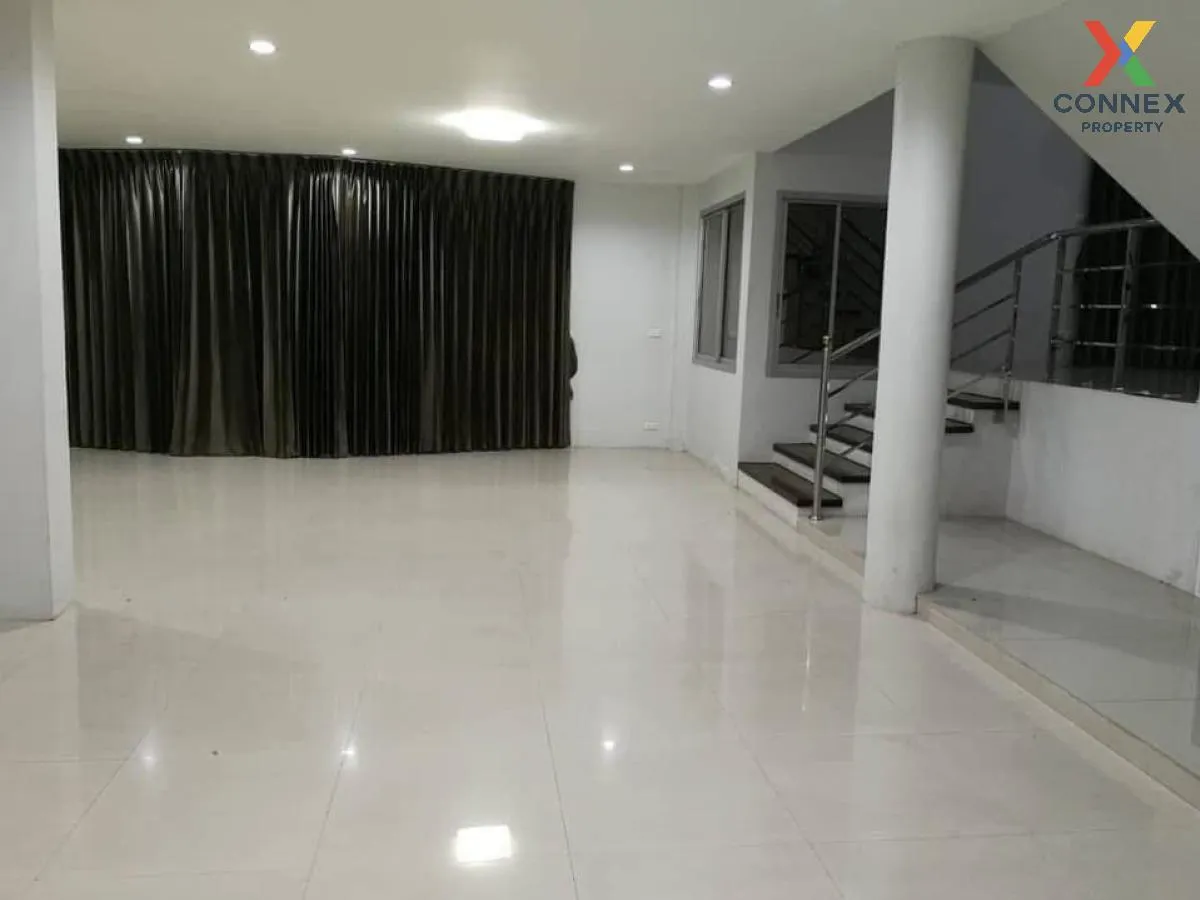 เช่าบ้าน  อารีนา การ์เดนท์ อ่อนนุช หน้ากว้าง บางจาก เขต พระโขนง ก