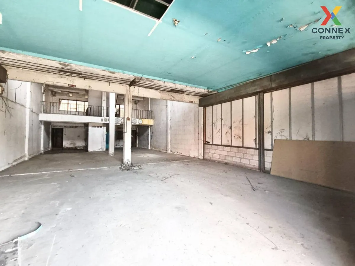 ขายอาคารพาณิชย์ 2 คูหา ติดถนนแสงชูโต  ลาภอนันต์ บ้านโป่ง หน้ากว้า