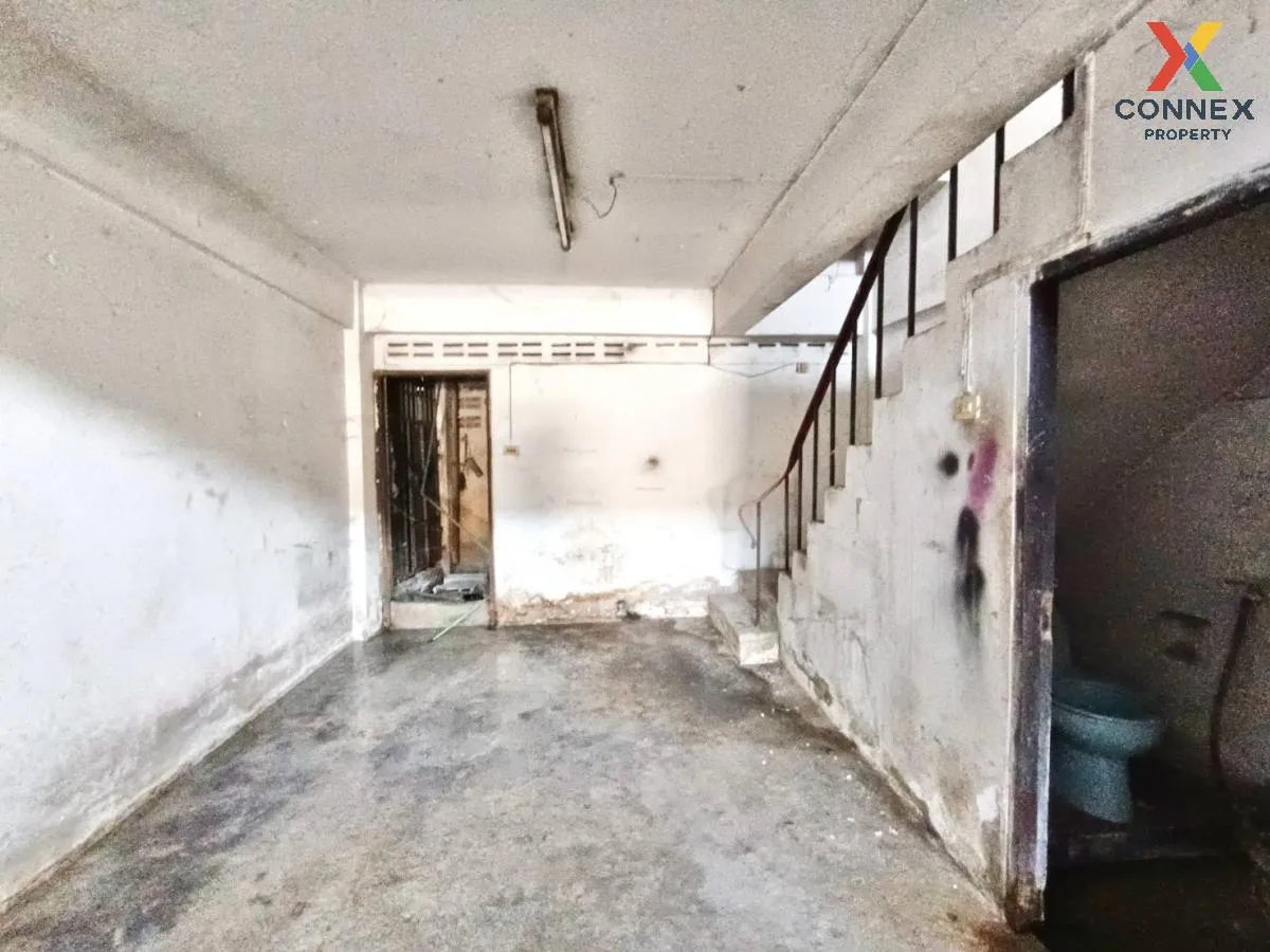 ขายอาคารพาณิชย์ 2 คูหา ติดถนนแสงชูโต  ลาภอนันต์ บ้านโป่ง หน้ากว้า