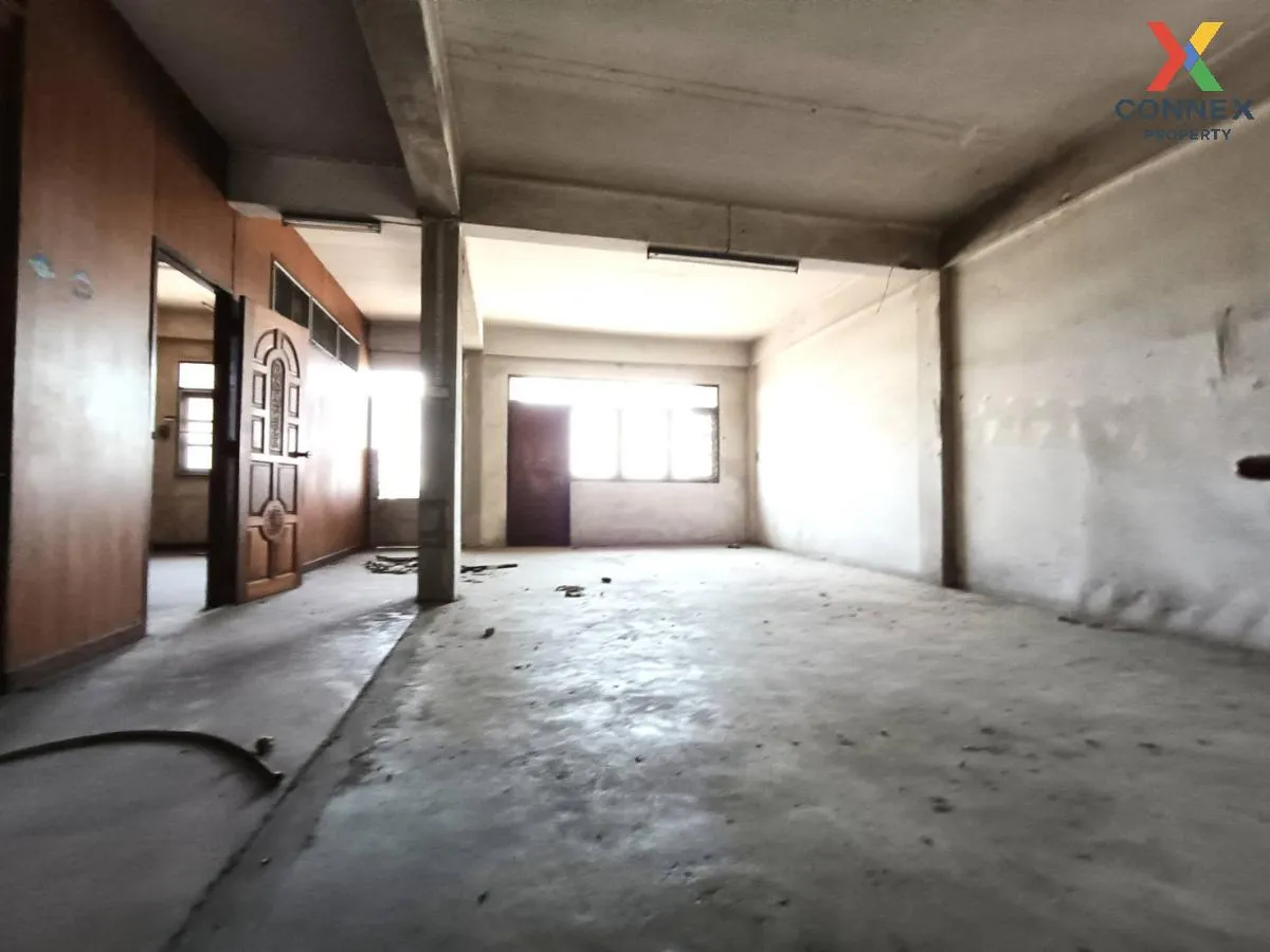 ขายอาคารพาณิชย์ 2 คูหา ติดถนนแสงชูโต  ลาภอนันต์ บ้านโป่ง หน้ากว้า