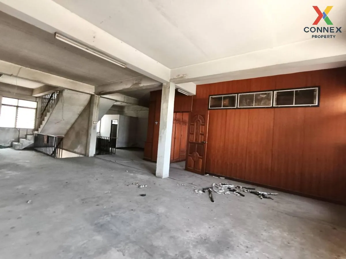 ขายอาคารพาณิชย์ 2 คูหา ติดถนนแสงชูโต  ลาภอนันต์ บ้านโป่ง หน้ากว้า