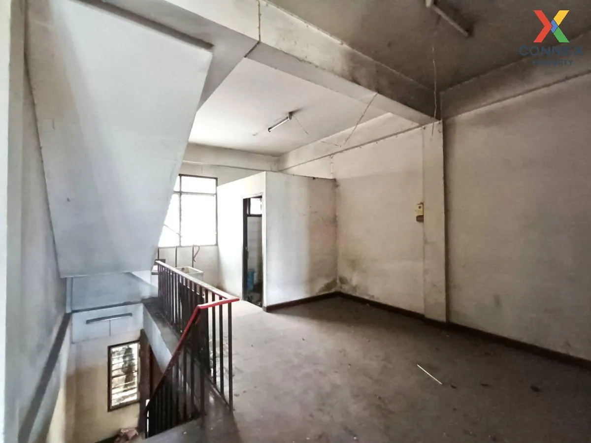 ขายอาคารพาณิชย์ 2 คูหา ติดถนนแสงชูโต  ลาภอนันต์ บ้านโป่ง หน้ากว้า