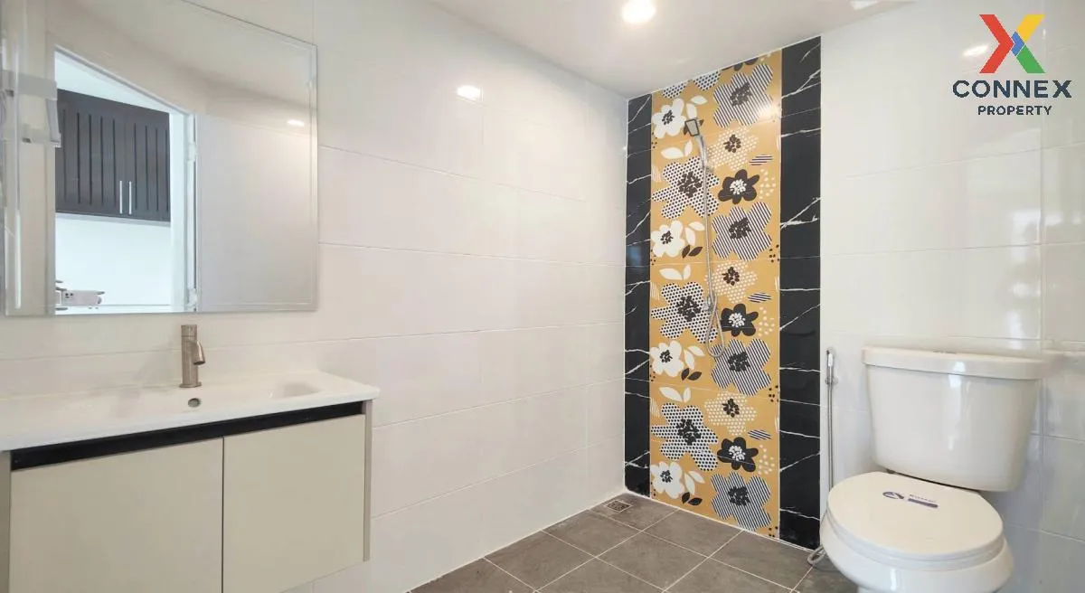 For Sale House , Chaiyaphruek 1 Tiwanon - Ratchaphruek , corner u