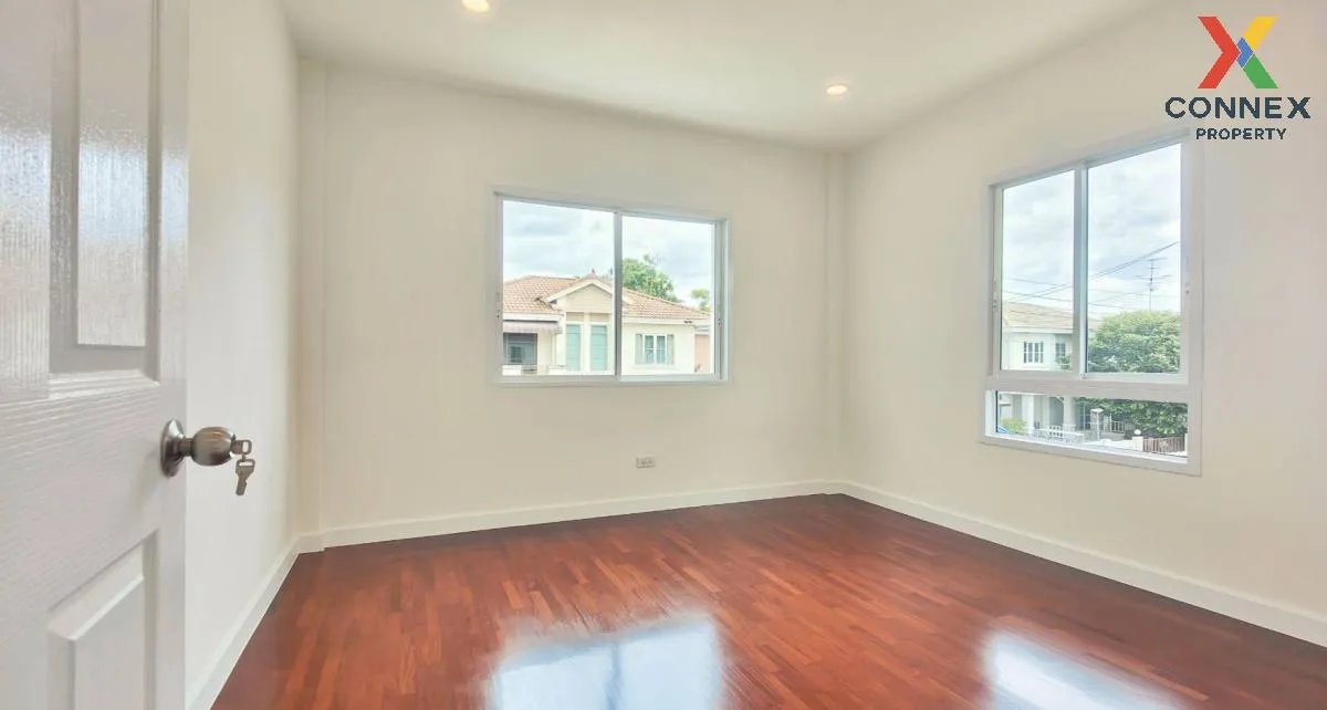 For Sale House , Chaiyaphruek 1 Tiwanon - Ratchaphruek , corner u