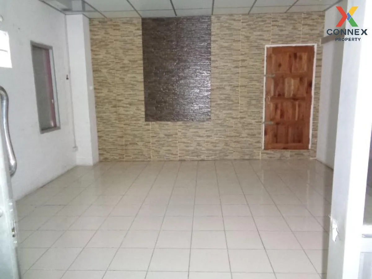 ขายอาคาร โกดังสินค้า 4 ชั้น เมืองสมุทรปราการ ในคลองบางปลากด เมือง