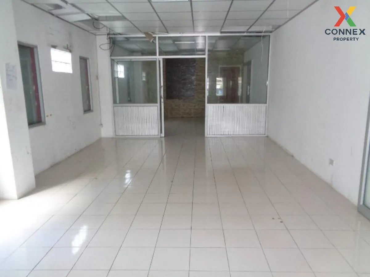 ขายอาคาร โกดังสินค้า 4 ชั้น เมืองสมุทรปราการ ในคลองบางปลากด เมือง