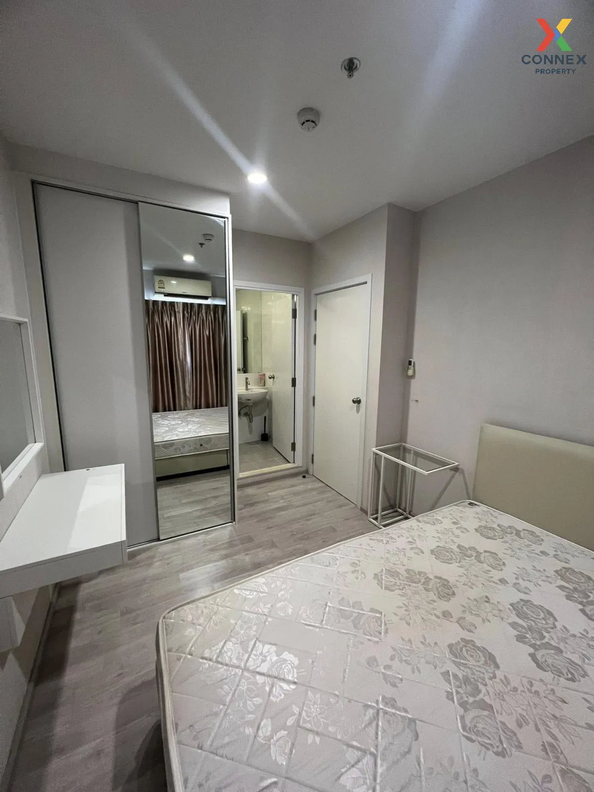 For Rent Condo , Plum Condo Central Station , MRT-Sam Yaek Bang Y For Rent Condo , Plum Condo Central Station , MRT-Sam Yaek Bang Y