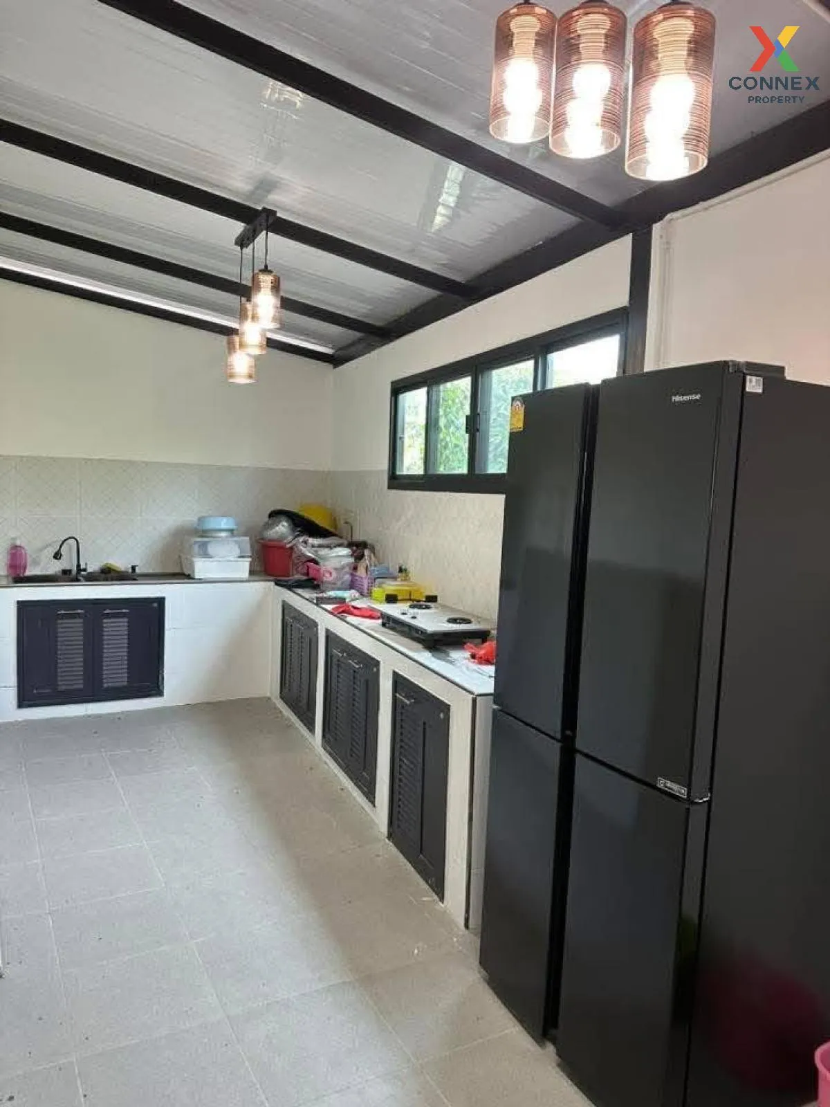 เช่าบ้าน  ดิเอมเมอรัล การ์เด้น & สปอร์ตคลับ ชั้นสูง หน้ากว้าง MRT