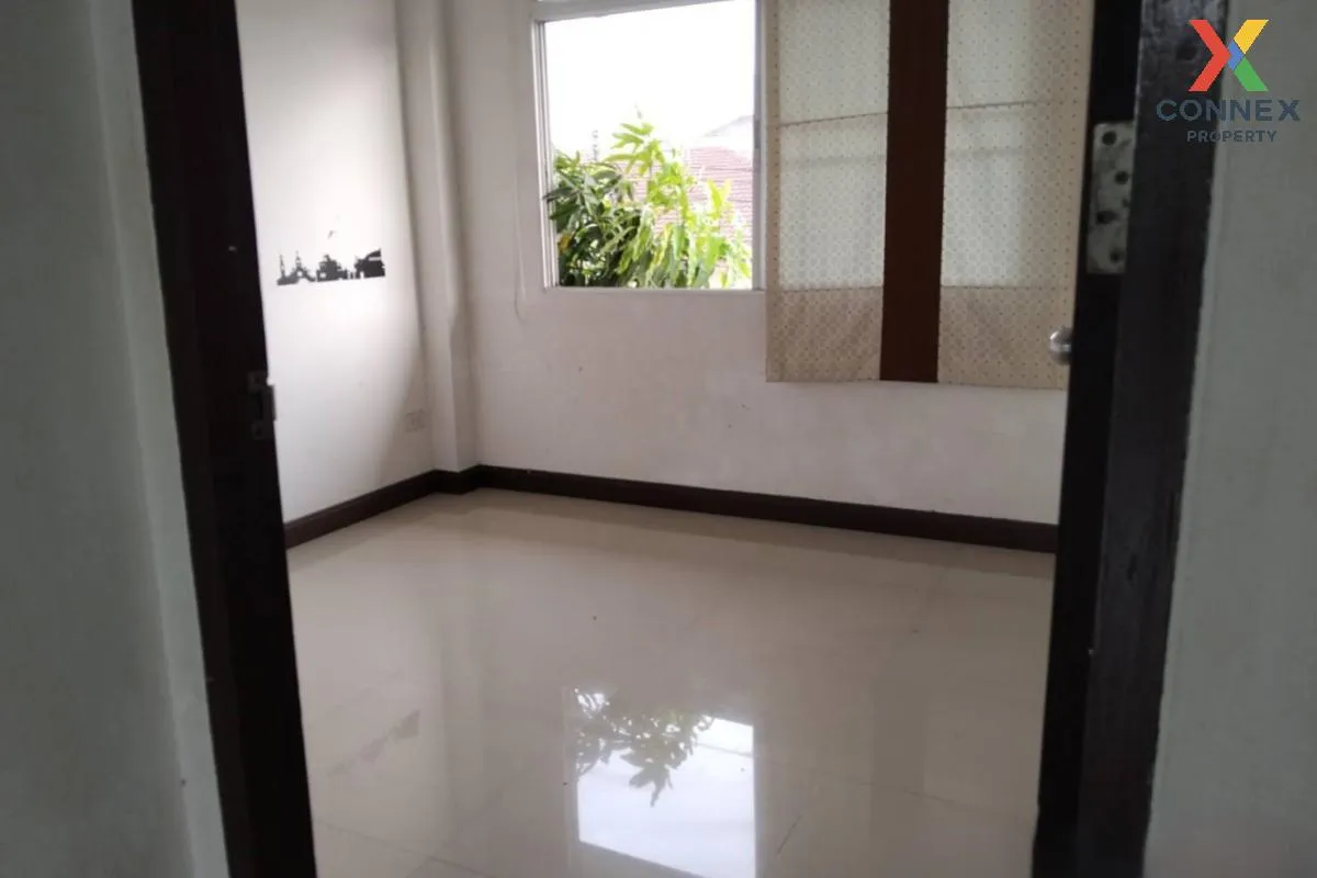 ขายบ้าน  บ้านคุ้มเกล้า ลำปลาทิว เขต ลาดกระบัง กรุงเทพ CX-120333 ขายบ้าน  บ้านคุ้มเกล้า ลำปลาทิว เขต ลาดกระบัง กรุงเทพ CX-120333