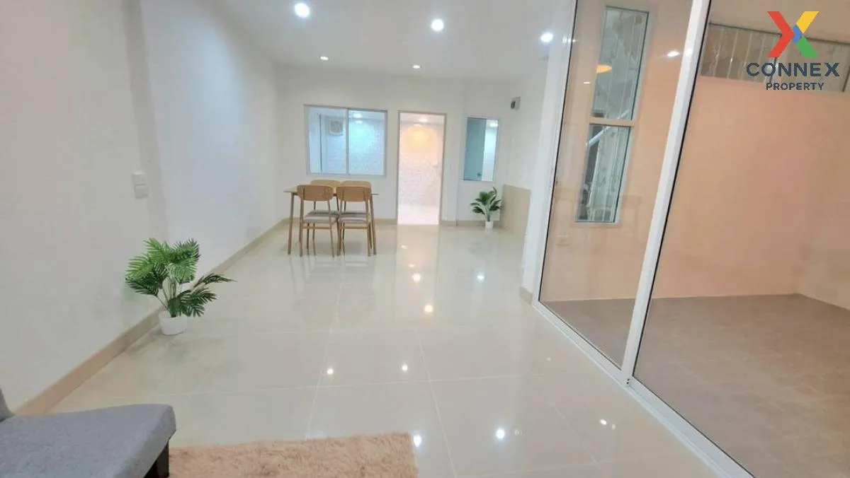 ขายทาวน์เฮ้าส์/ทาวน์โฮม  บัวทองธานี รีโนเวทใหม่ บางบัวทอง บางบัวท 4
