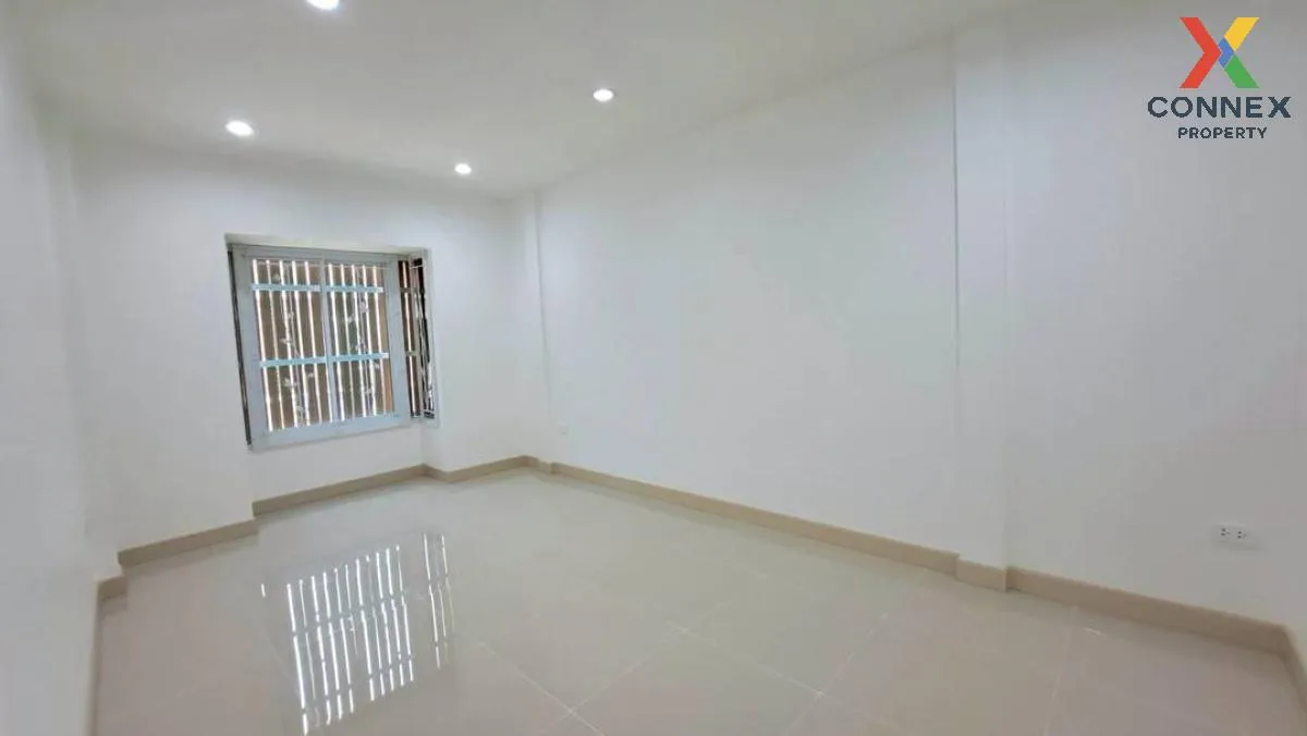ขายทาวน์เฮ้าส์/ทาวน์โฮม  บัวทองธานี รีโนเวทใหม่ บางบัวทอง บางบัวท