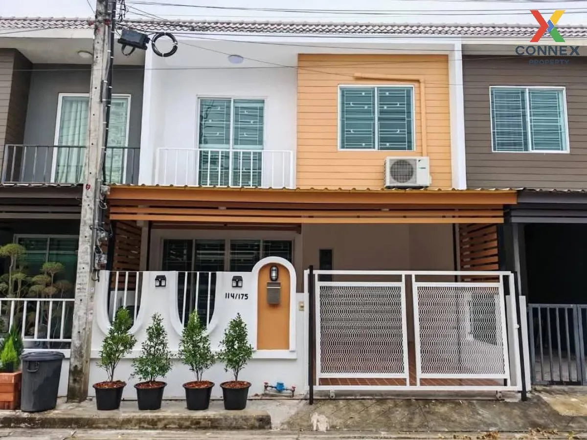 For Sale Townhouse/Townhome  , The Color Phase 5 , newly renovate 1