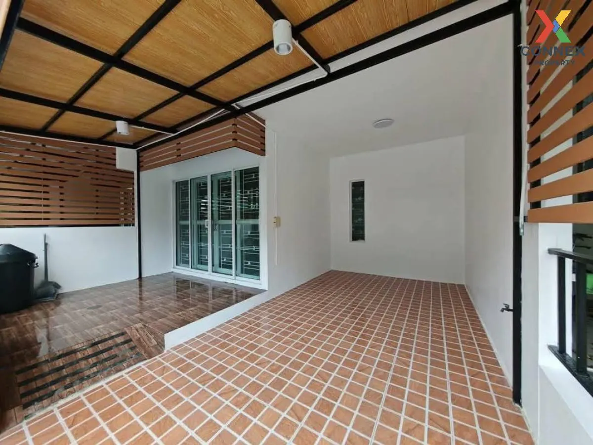 For Sale Townhouse/Townhome  , The Color Phase 5 , newly renovate 2