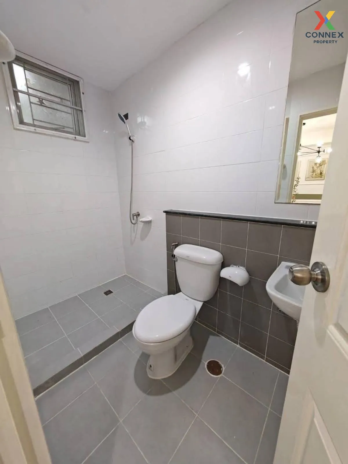 For Sale Townhouse/Townhome  , The Color Phase 5 , newly renovate