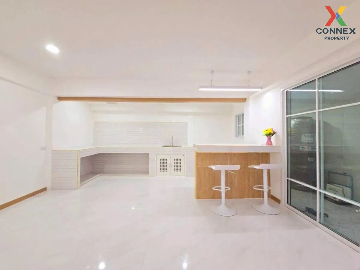 ขายทาวน์เฮ้าส์/ทาวน์โฮม  นันทนาการ์เด้น 1 ห้องมุม รีโนเวทใหม่ MRT