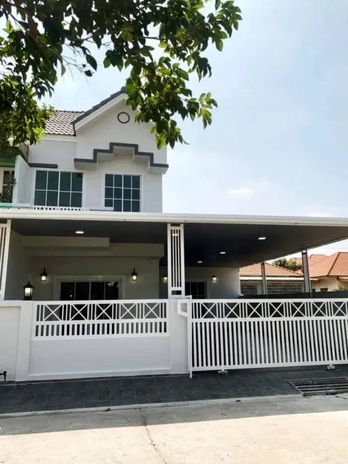 For Sale Townhouse/Townhome  , Lully Ville Lumlukka Khlong 3 , wide frontage , newly renovated , Lat Sawai , Lam Luk Ka , Pathum Thani , CX-120486