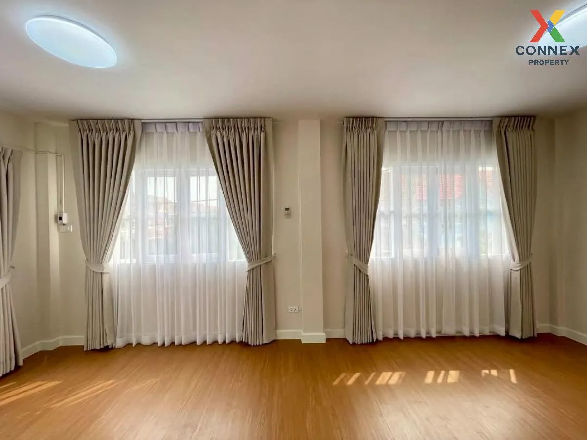 ขายทาวน์เฮ้าส์/ทาวน์โฮม  บ้านเปี่ยมสุข 2  ห้องมุม รีโนเวทใหม่ บาง