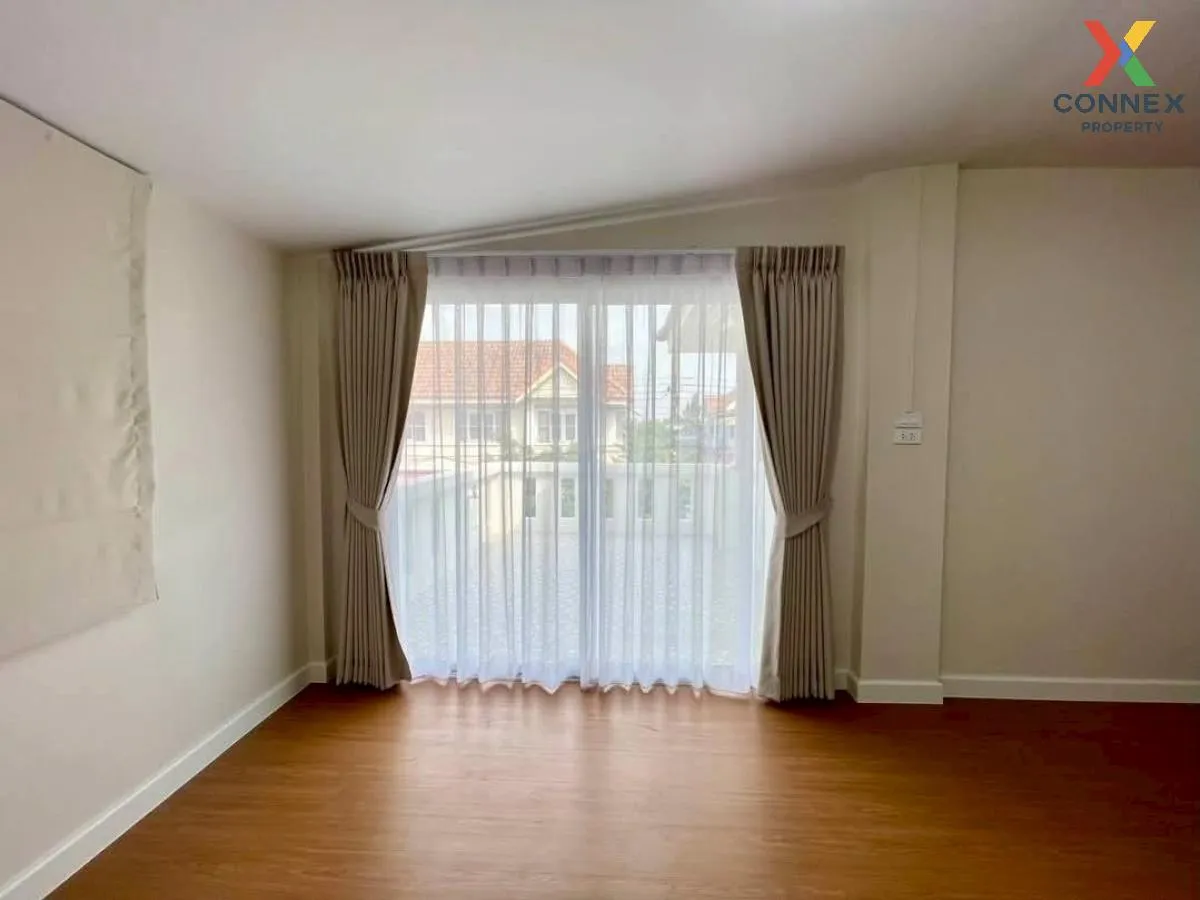 ขายทาวน์เฮ้าส์/ทาวน์โฮม  บ้านเปี่ยมสุข 2  ห้องมุม รีโนเวทใหม่ บาง