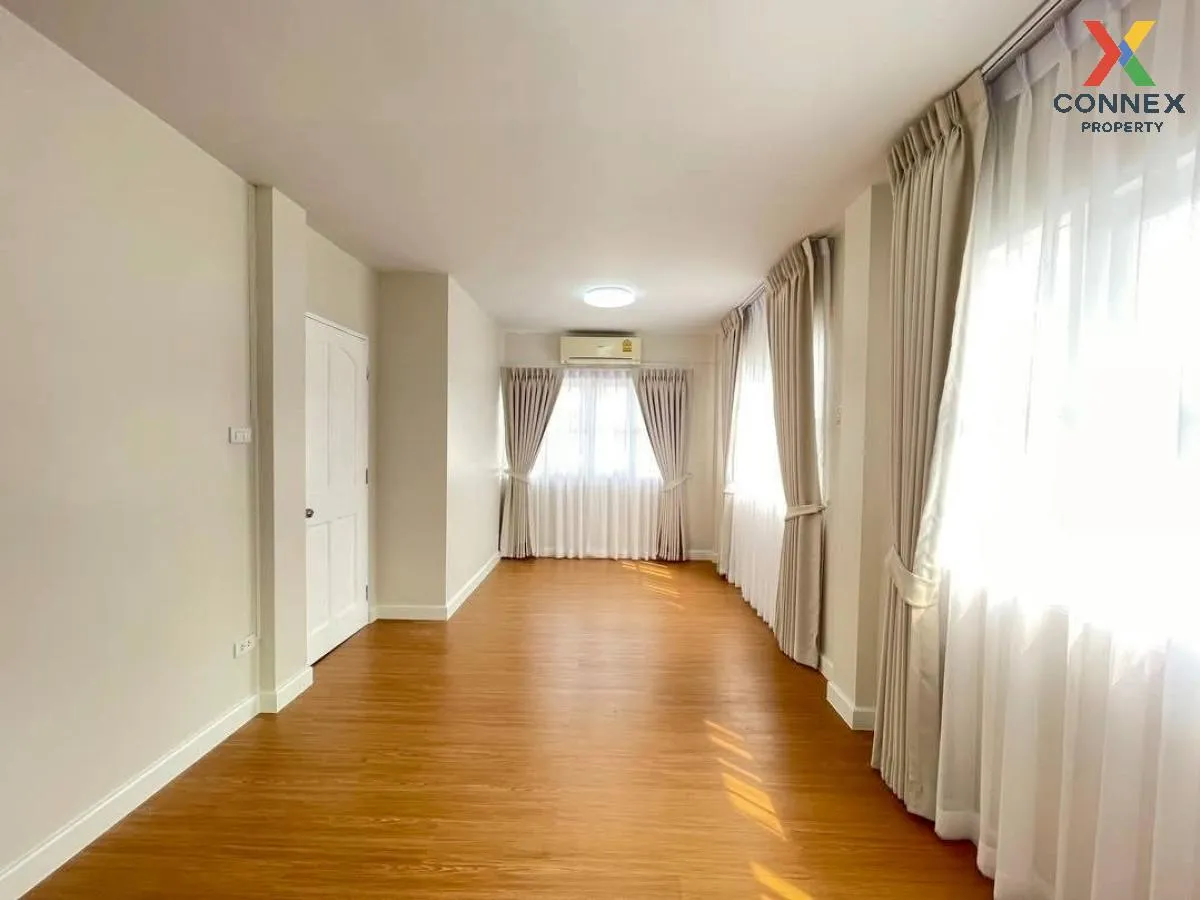 ขายทาวน์เฮ้าส์/ทาวน์โฮม  บ้านเปี่ยมสุข 2  ห้องมุม รีโนเวทใหม่ บาง