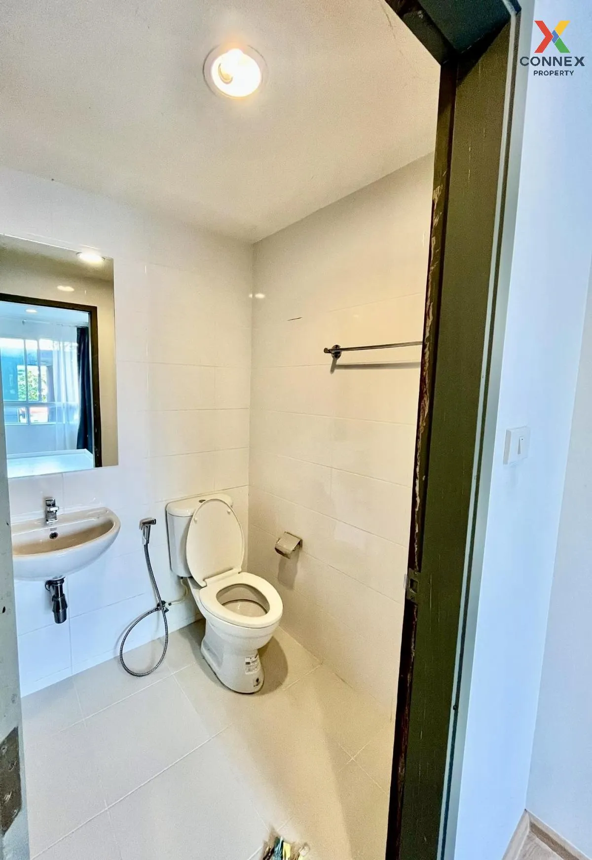 ขายคอนโด  พรีเซนต์ คอนโด เอกชัย 32 จอมทอง เขต บางขุนเทียน กรุงเทพ