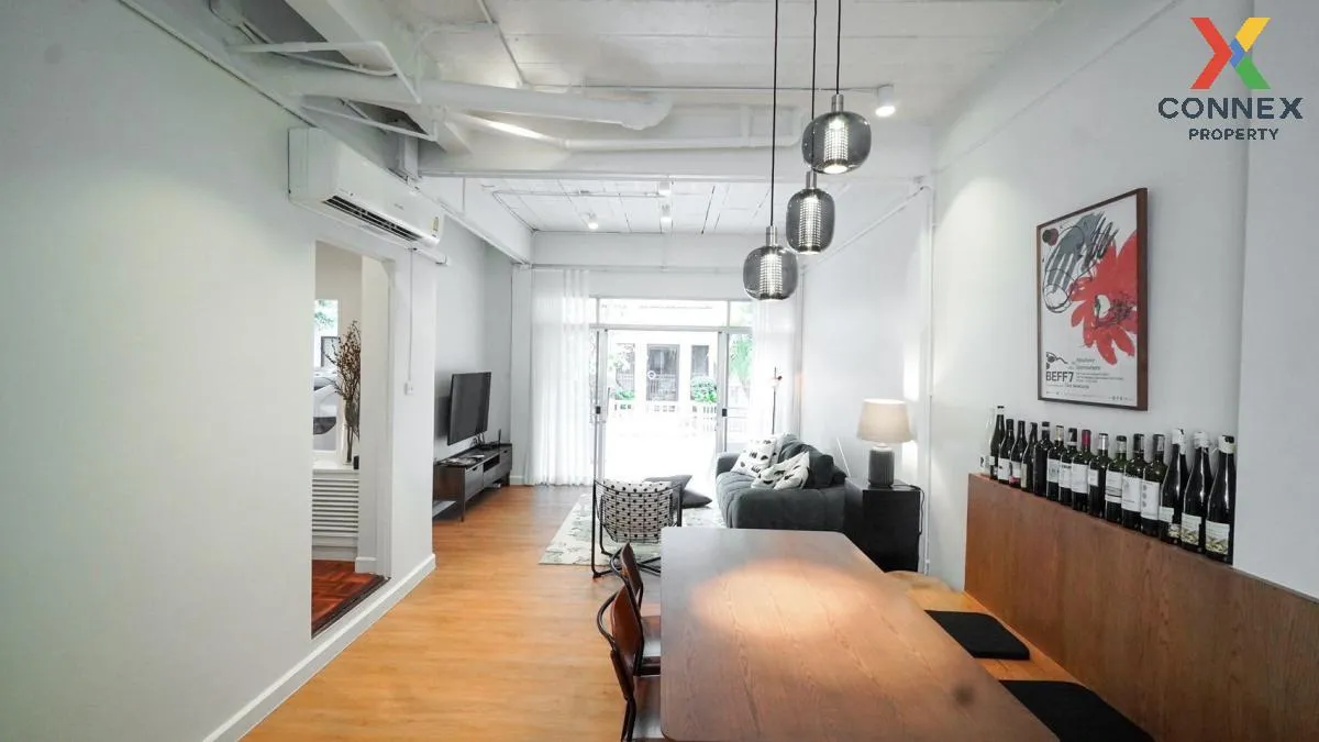 For Rent 2 - storey townhouse in Soi Thara Rom 2 Thonglor Bangkok 2