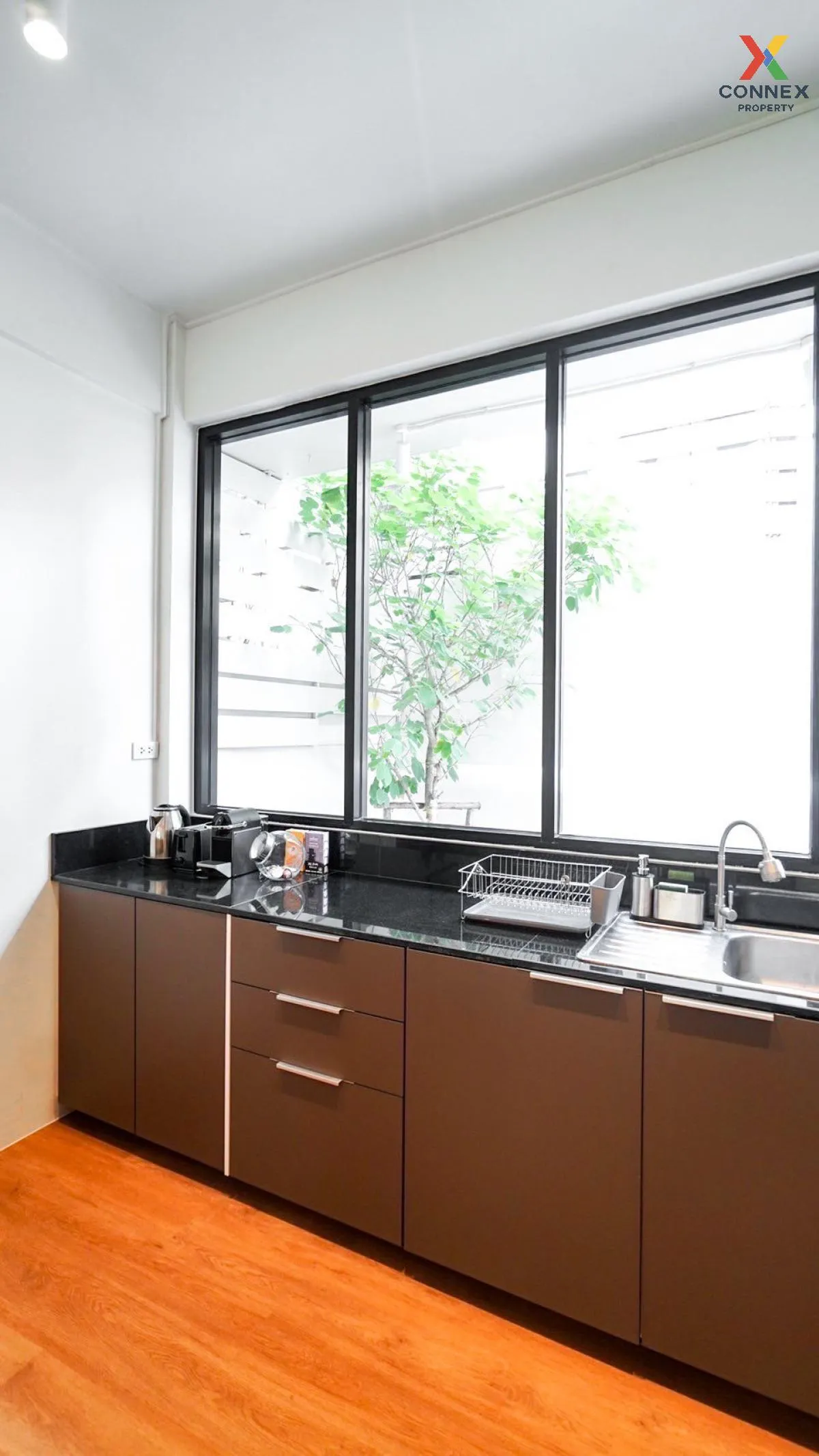 For Rent 2 - storey townhouse in Soi Thara Rom 2 Thonglor Bangkok
