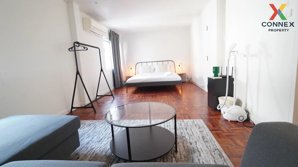 For Rent 2 - storey townhouse in Soi Thara Rom 2 Thonglor Bangkok