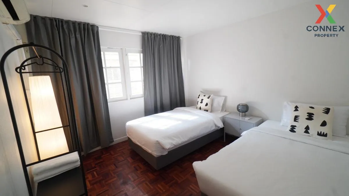 For Rent 2 - storey townhouse in Soi Thara Rom 2 Thonglor Bangkok