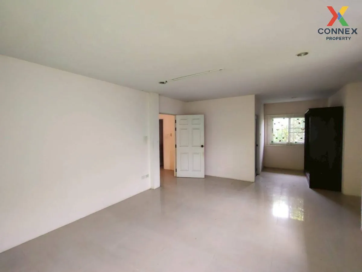 For Sale House , Siwarat 7 , Khlong Yong , mueang Nakhon Pathom ,