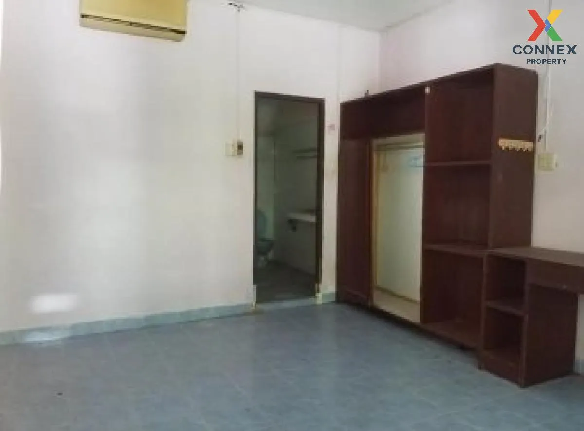 For Sale 3 - storey commercial building 48.50 square meters floor 3