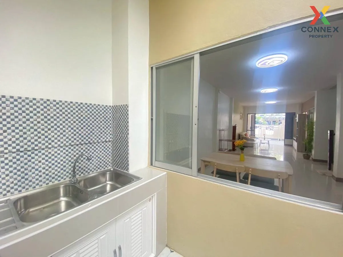 For Sale Townhouse/Townhome  , Phanason Villa Praeksa , newly ren