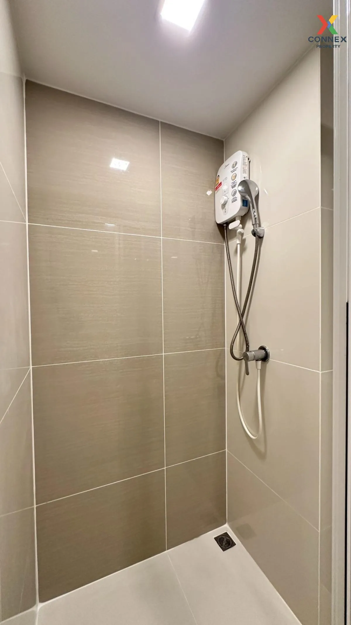 เช่าคอนโด  เดอะ คอลเล็ค รัชดา 32 ห้องมุม  แขวงจันทรเกษม เขต จตุจั